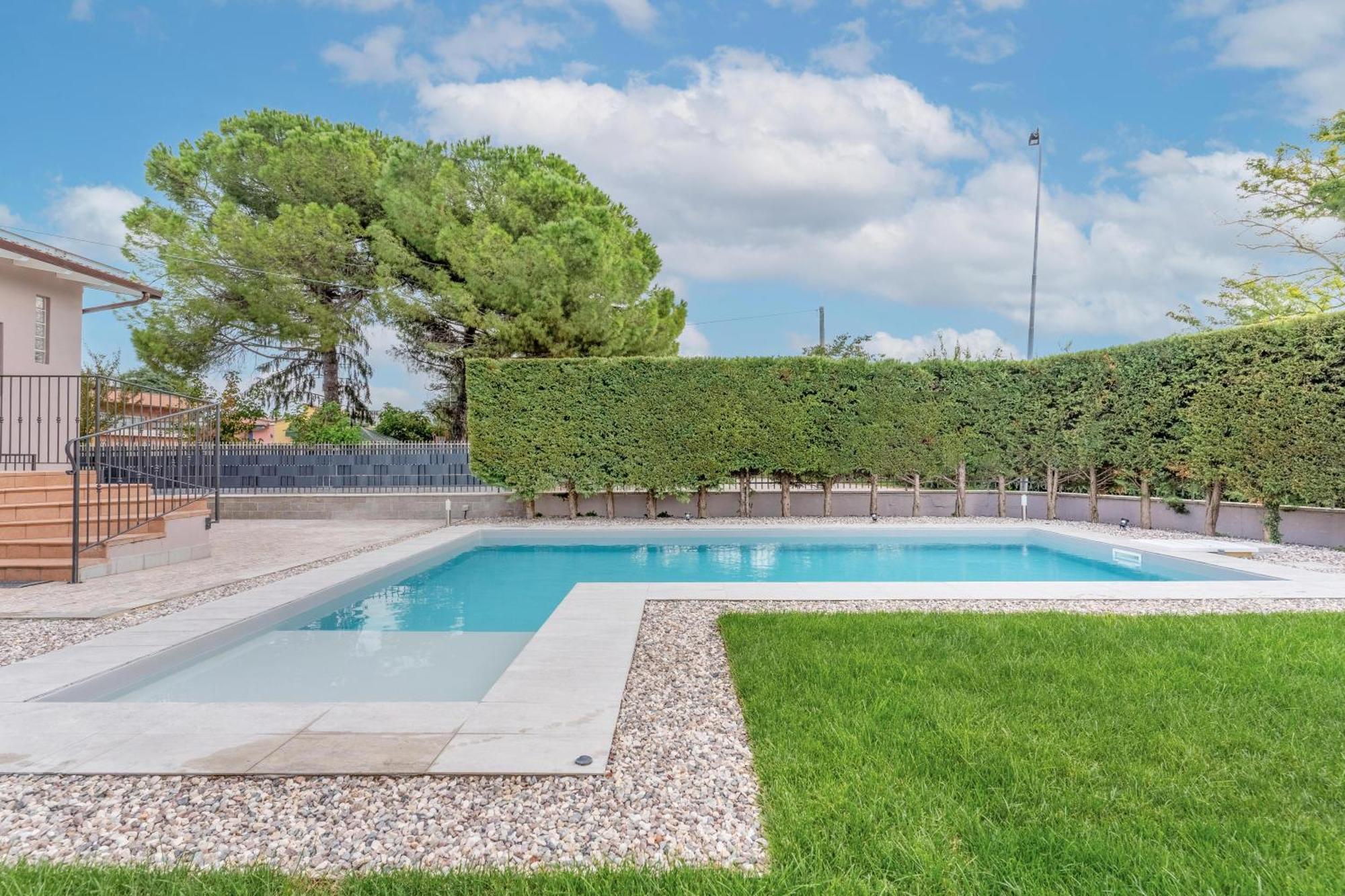 -Free Pool And Parking- Garda House Apartments Castelnuovo del Garda Exterior foto