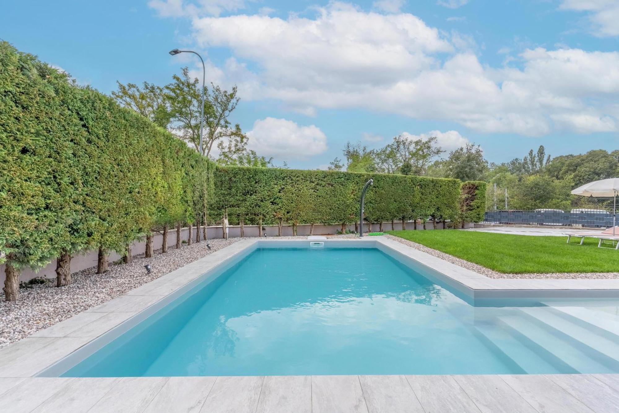 -Free Pool And Parking- Garda House Apartments Castelnuovo del Garda Exterior foto