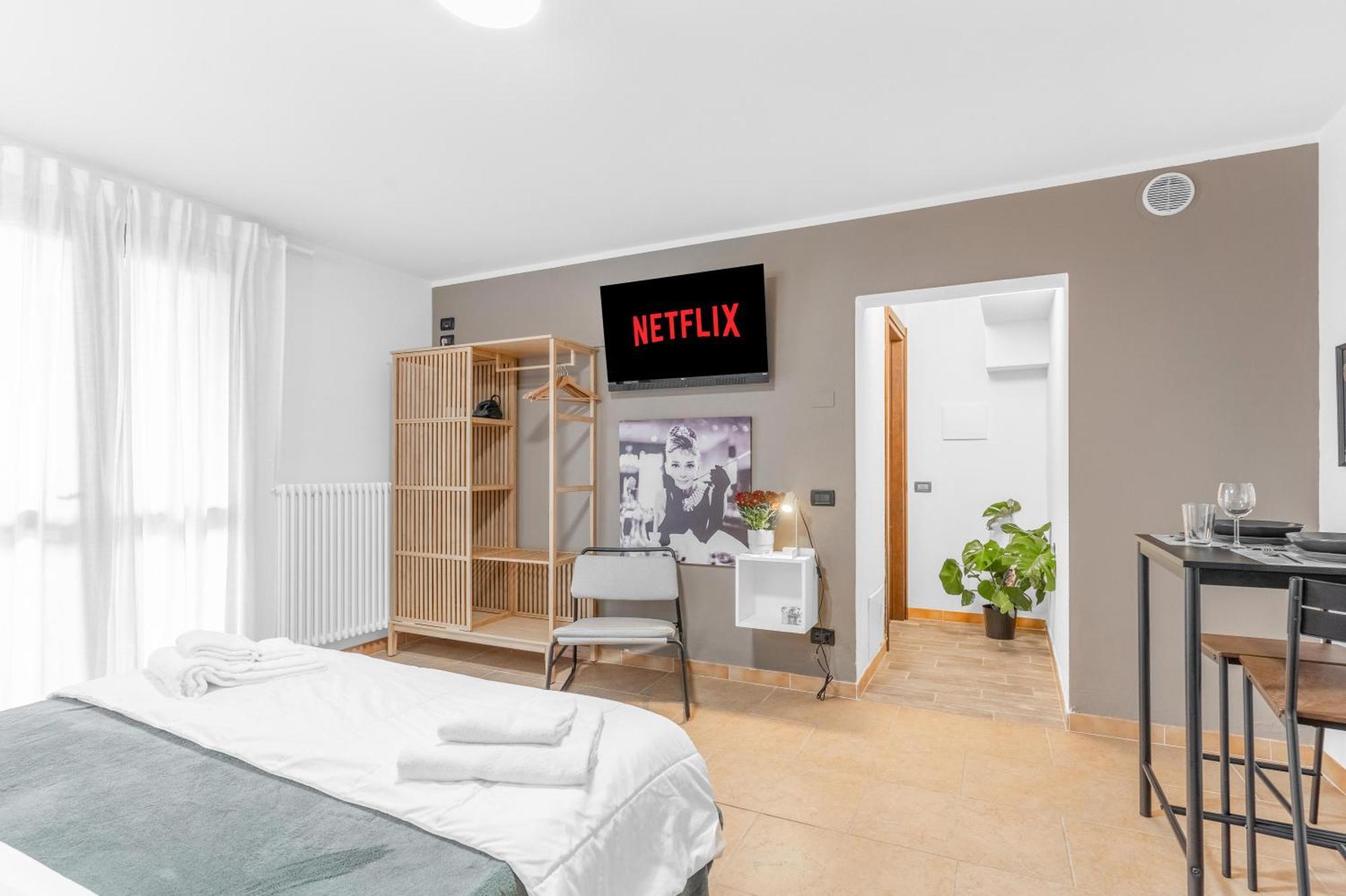 -Free Pool And Parking- Garda House Apartments Castelnuovo del Garda Exterior foto