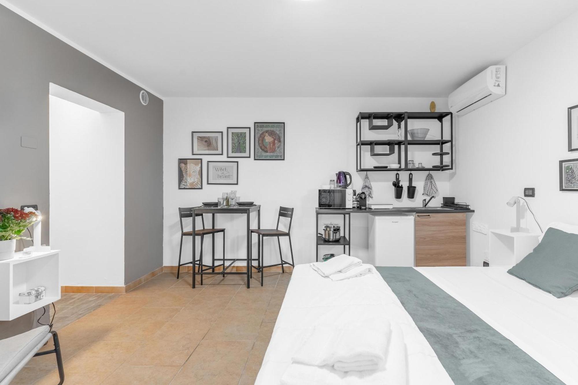 -Free Pool And Parking- Garda House Apartments Castelnuovo del Garda Exterior foto