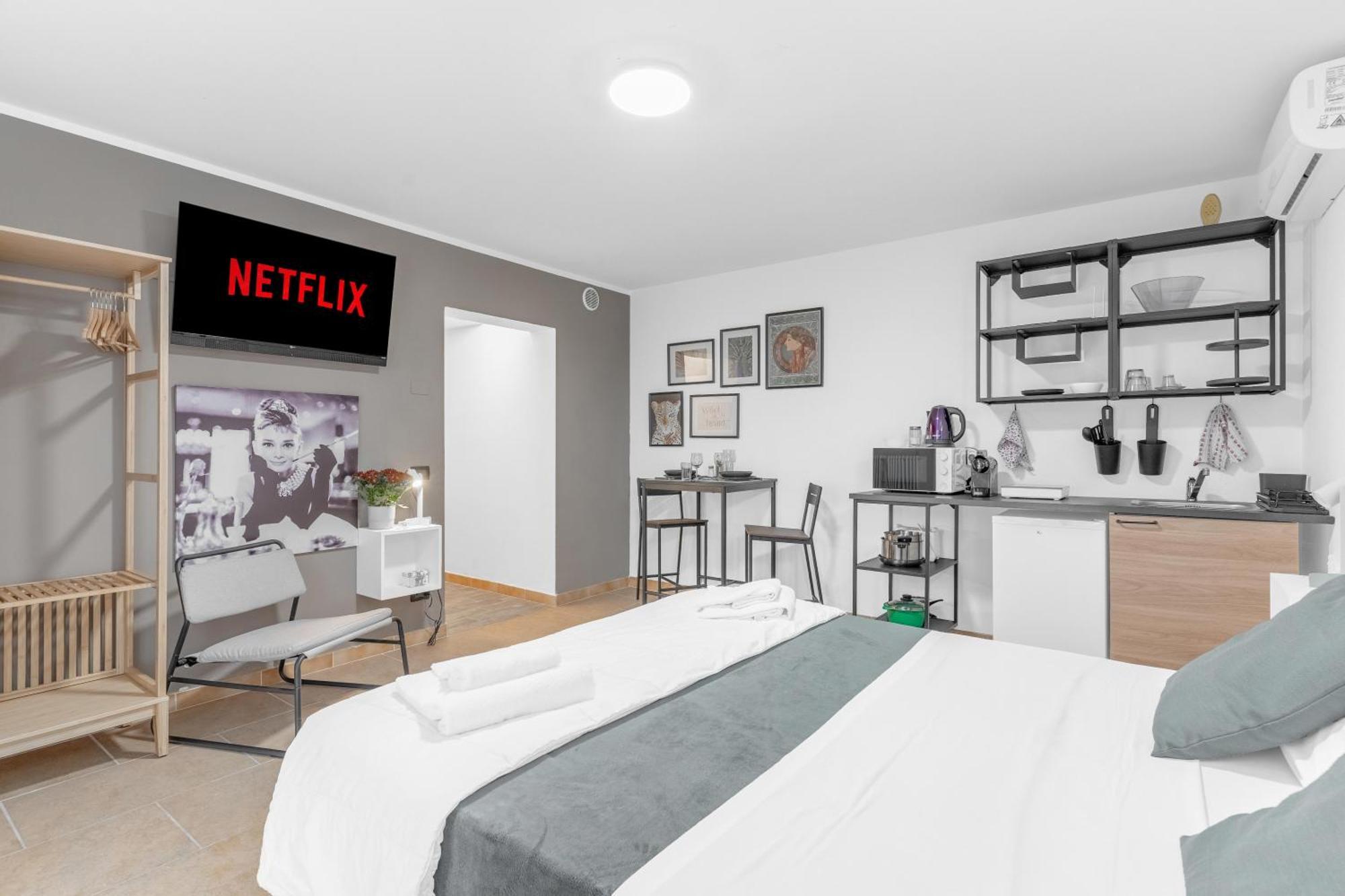 -Free Pool And Parking- Garda House Apartments Castelnuovo del Garda Exterior foto
